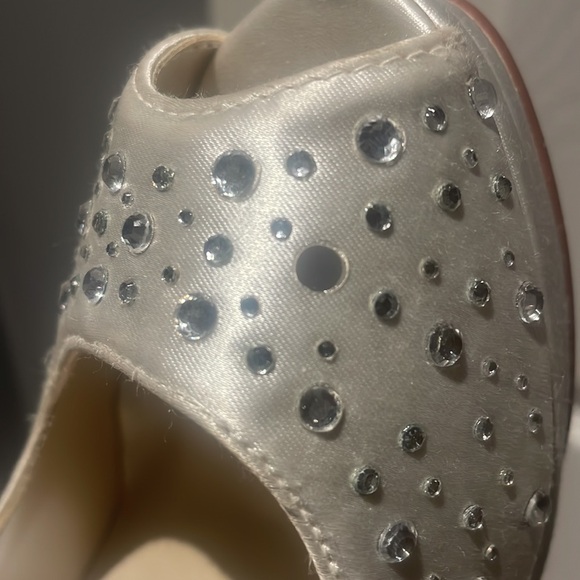 Size 7 White satin, rhinestone embellished, open toe platform heels - Picture 10 of 10